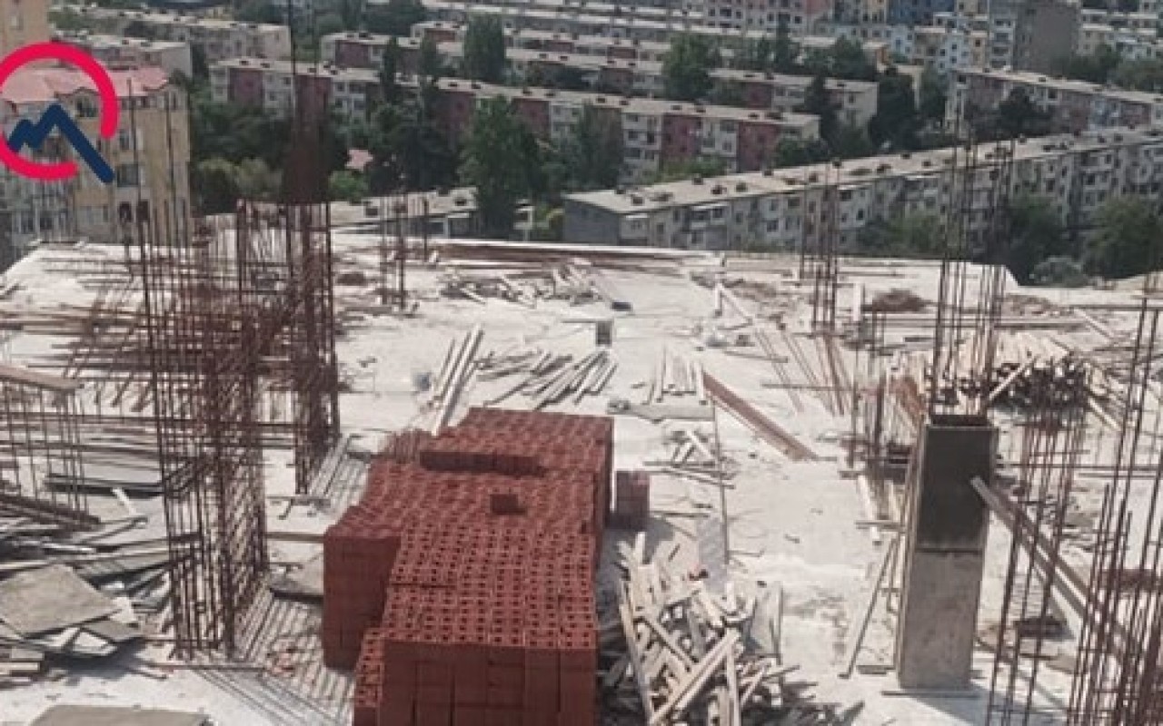 "Şərq İnşaat"ın fırıldağı üzə çıxdı- Bina 21 aya təhvil verilməli idi, amma 4 ildir hazır deyil